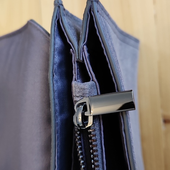 White House Black Market Envelope Clutch Wristlet Handbag Gray Suede - Picture 9 of 12